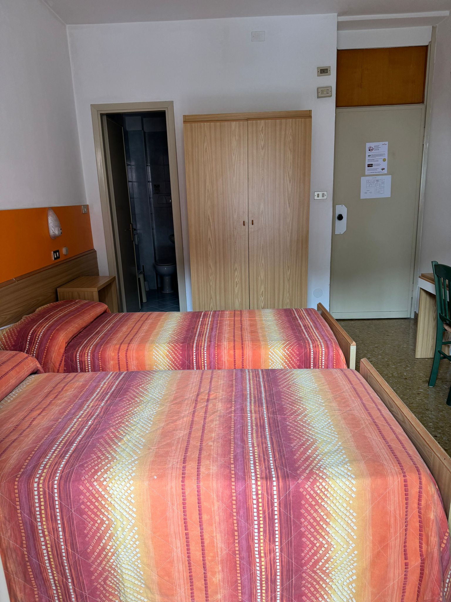 camera-doppia-matrimoniale-con-balcone-hotel-capinera (2)