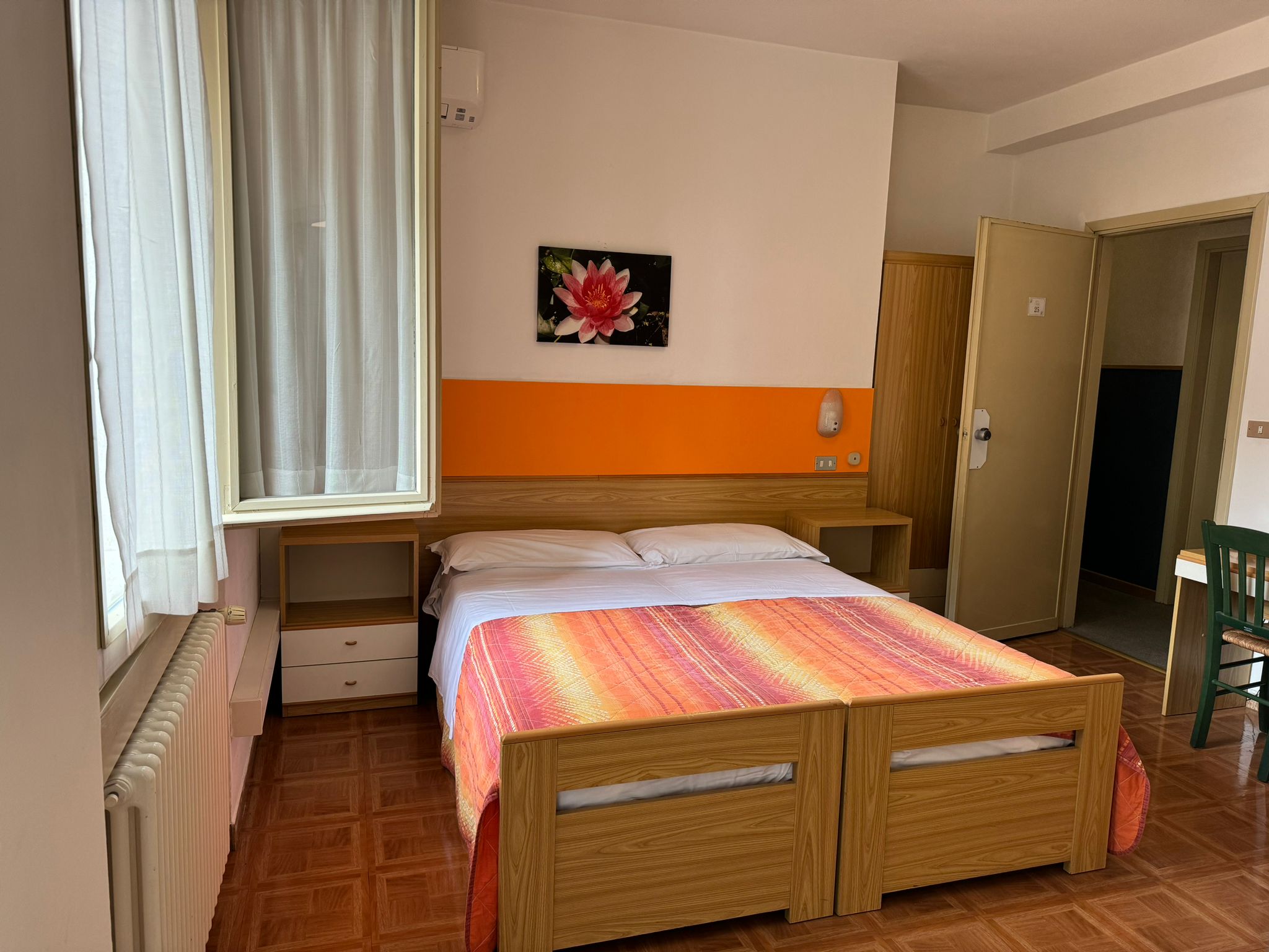 camera-doppia-matrimoniale-con-balcone-hotel-capinera (5)