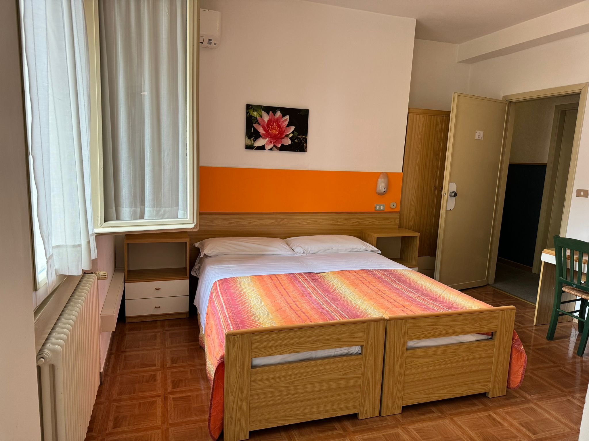 camera-doppia-matrimoniale-con-balcone-hotel-capinera (6)