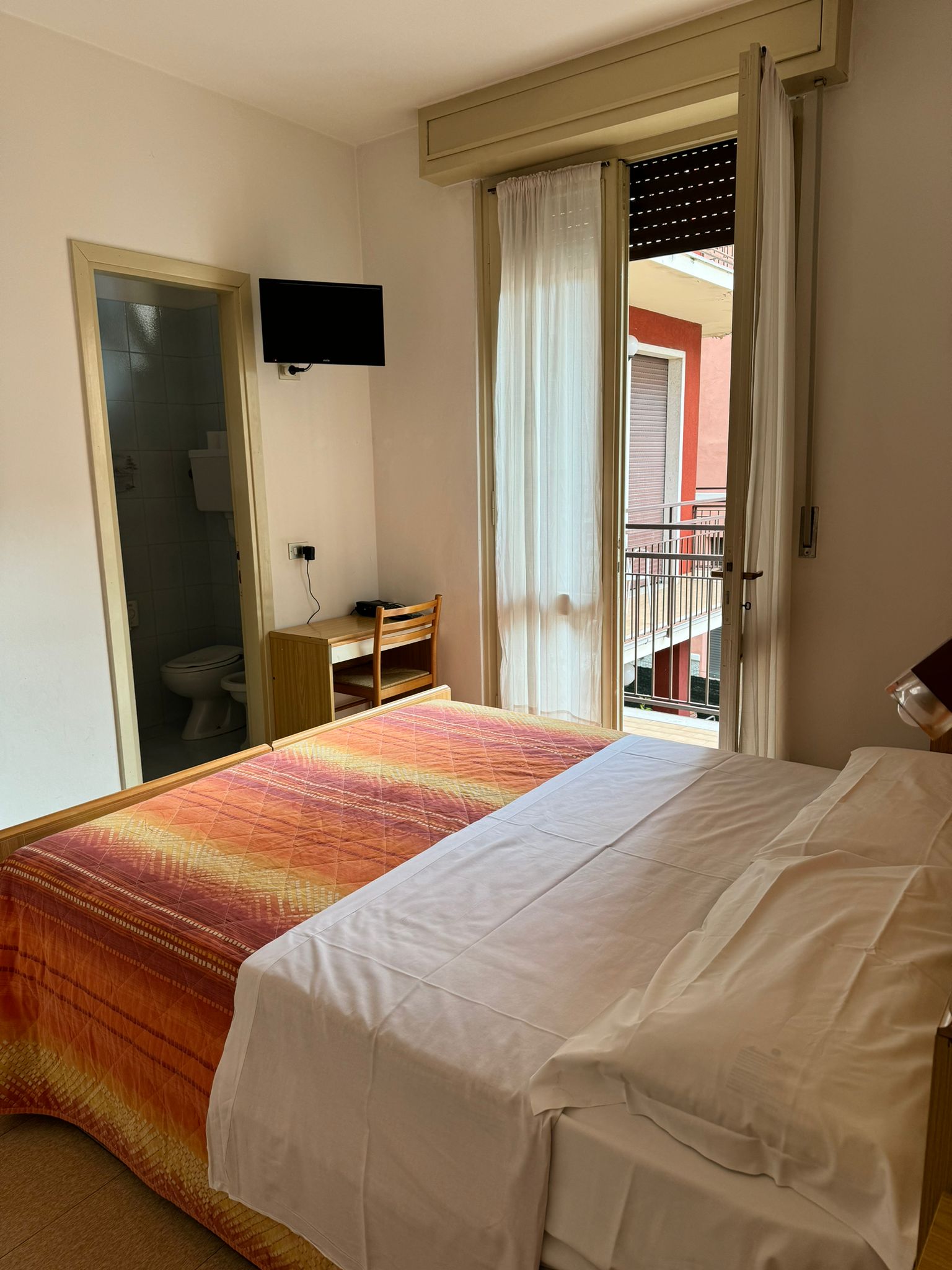 camera-doppia-matrimoniale-hotel-capinera (5)